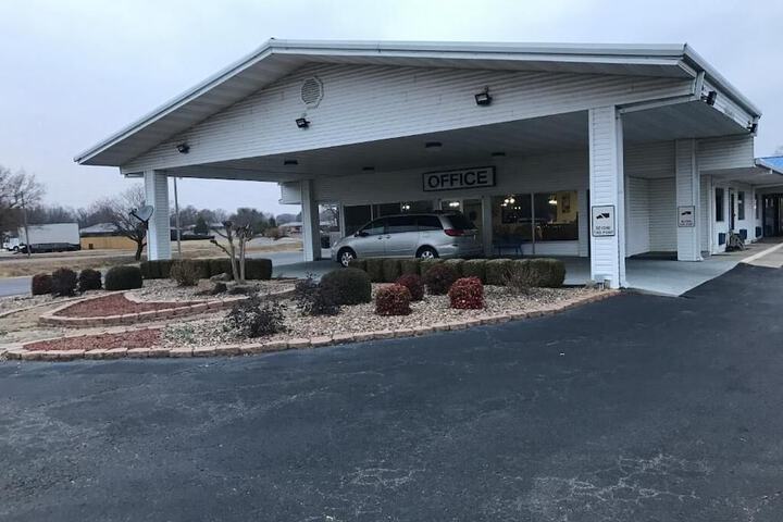 Sallisaw Inn - thumb 1