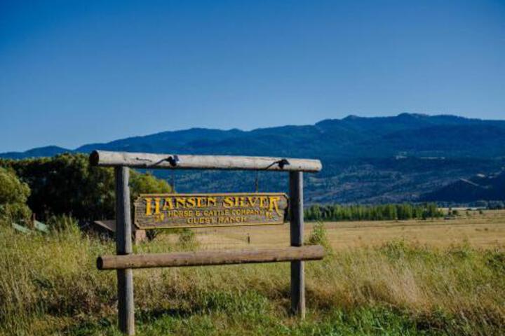 Hansen Guest Ranch - thumb 0