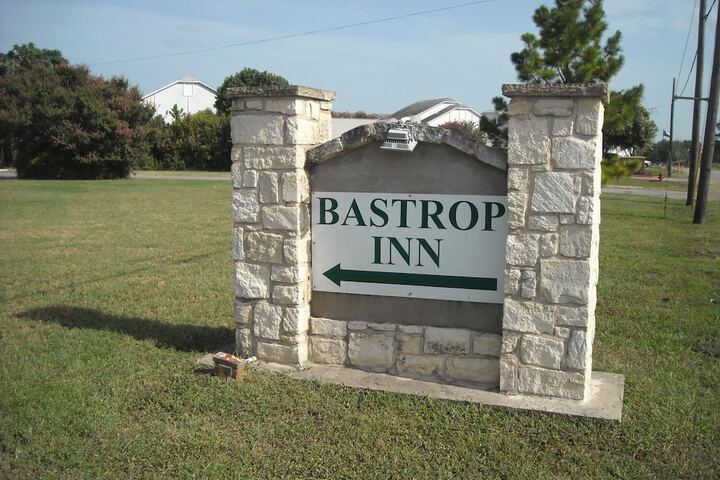 Bastrop Inn - thumb 1