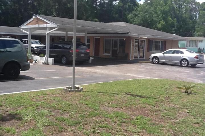 Camden Inn & Suites - thumb 5