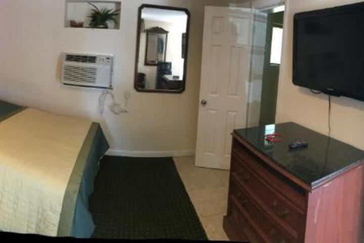 Camden Inn & Suites - thumb 2