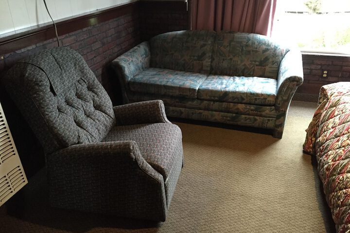 Double A Motel - thumb 4