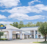 Days Inn by Wyndham N Little Rock East - Accommodation Ohio