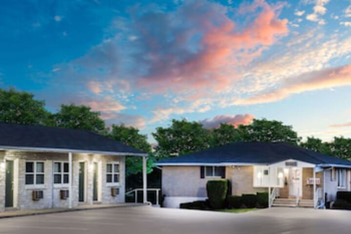 Knights Inn Pine Grove - thumb 0