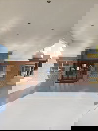 Days Inn by Wyndham Lake Village