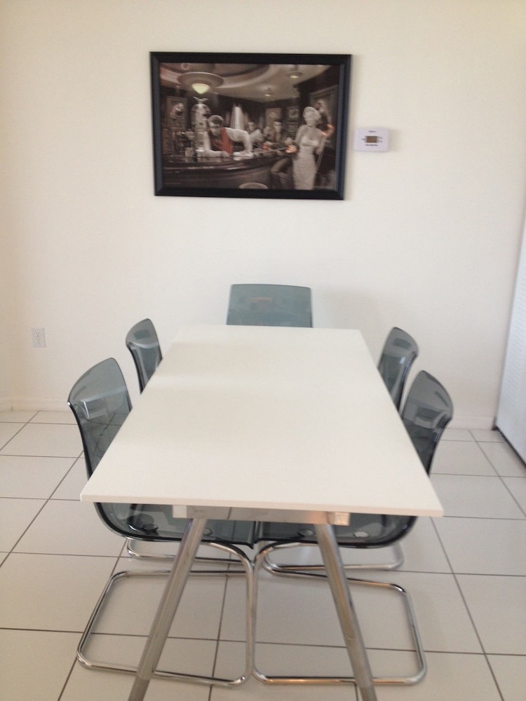 Miami Apartments By Rainbow Global - thumb 4