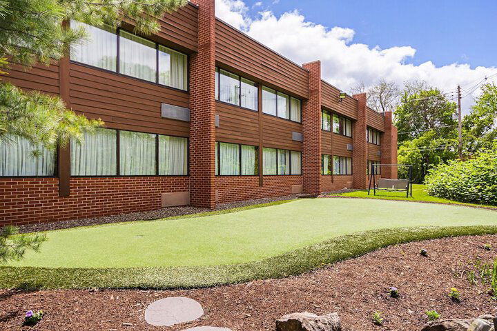 Quality Inn & Suites - thumb 5