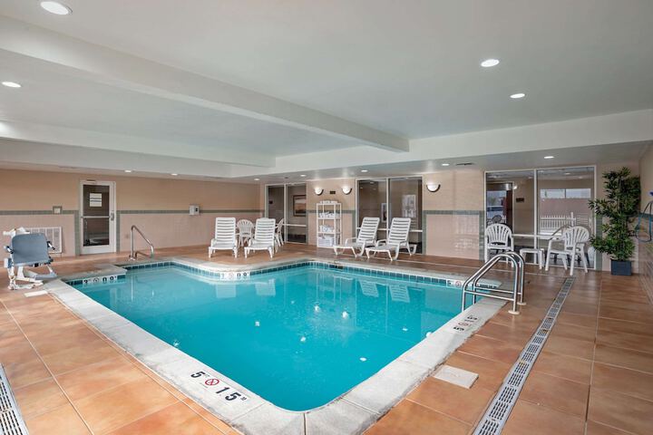 Comfort Suites Foley - thumb 3