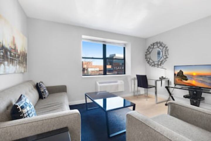 Global Luxury Suites At Monroe - thumb 0