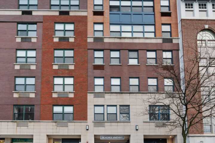 Global Luxury Suites At Monroe - thumb 4