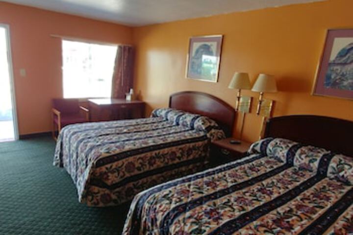 Budget Inn - thumb 0