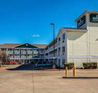 HomeTowne Studios by Red Roof Austin - Accommodation Ohio