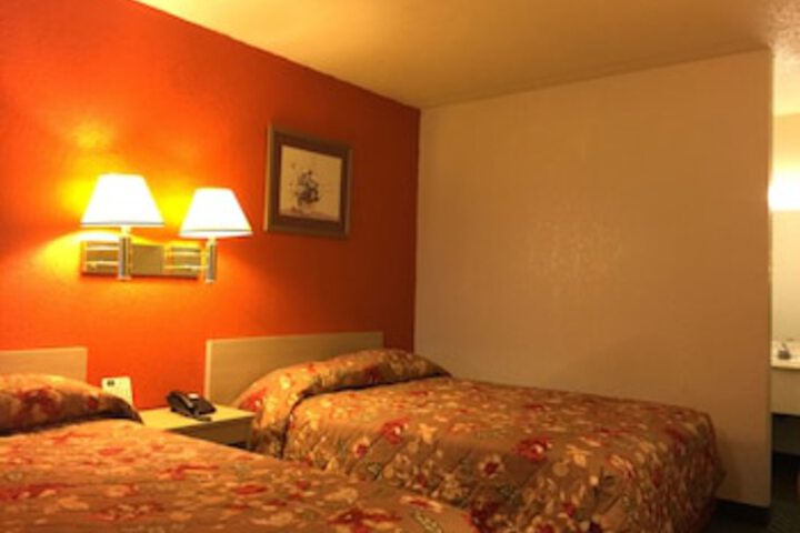 QC Stay Inn - thumb 0