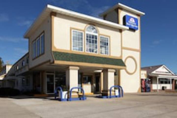 Americas Best Value Inn Macomb - thumb 0