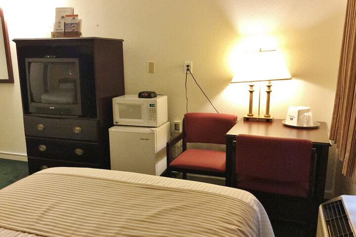 Americas Best Value Inn Macomb - thumb 6