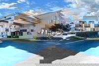 Econo Lodge And Suites