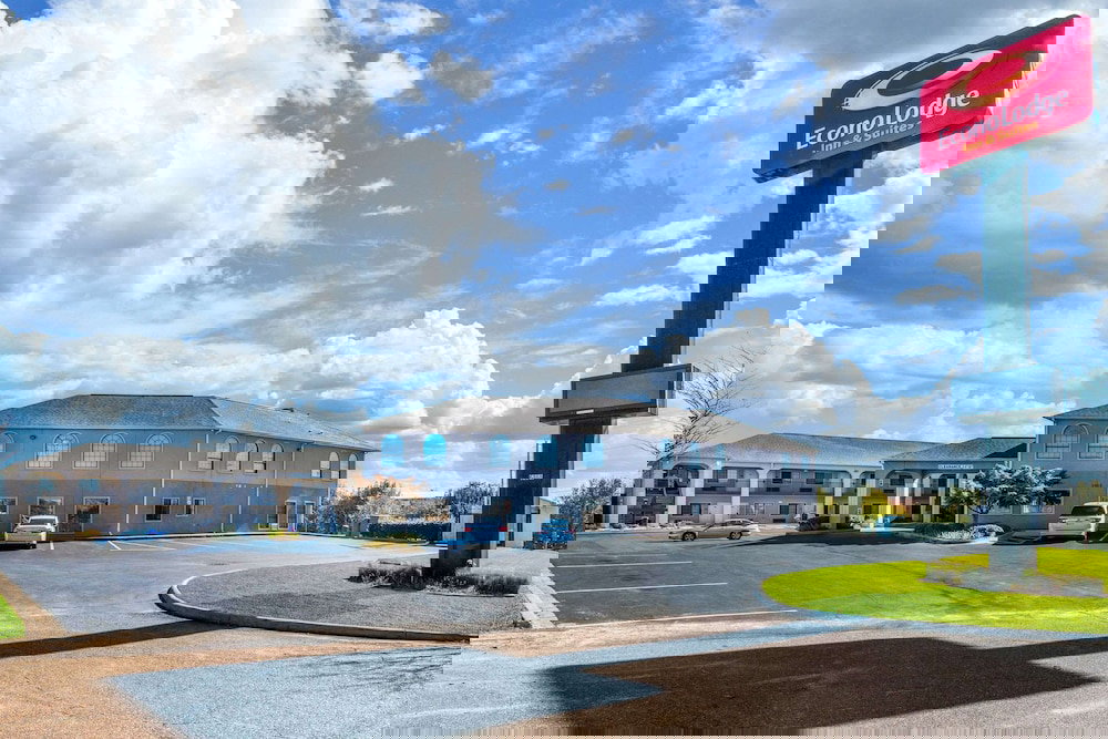 Econo Lodge And Suites - thumb 2