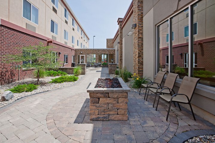 Holiday Inn Express & Suites Aberdeen, An IHG Hotel - thumb 2