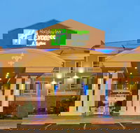 Holiday Inn Express  Suites Alexandria an IHG Hotel - Accommodation Ohio