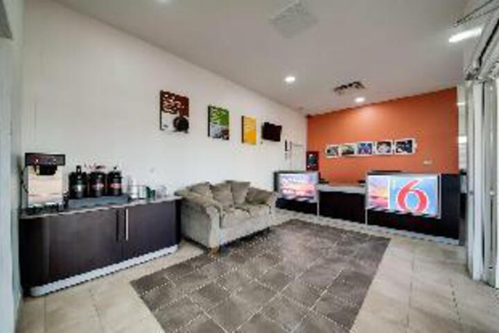 Red Carpet Inn Jennings - thumb 1