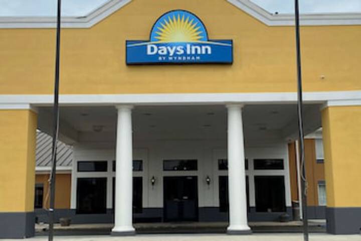 Days Inn By Wyndham Dothan - thumb 0