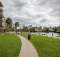 Comfortable 1BD Apartment with Water View in Hallandale Beach - Accommodation Ohio