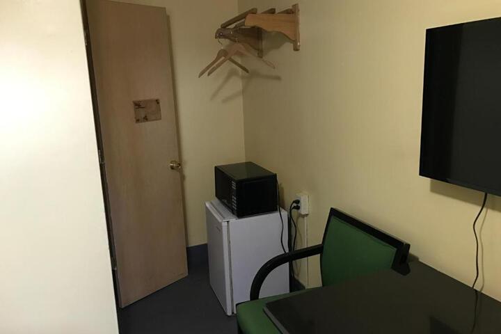 Budget Inn - thumb 3