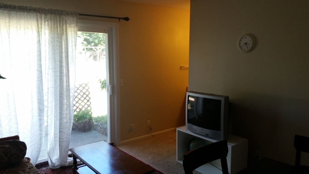 Bed And Breakfast - thumb 0