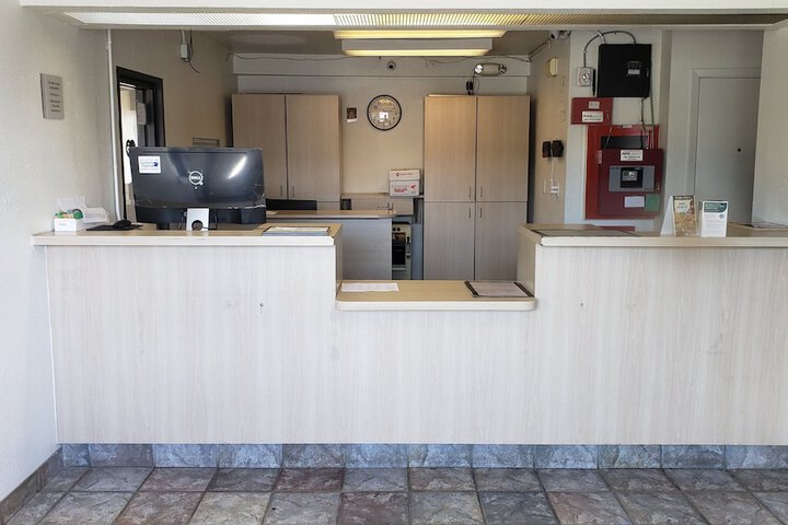 Rodeway Inn - thumb 3