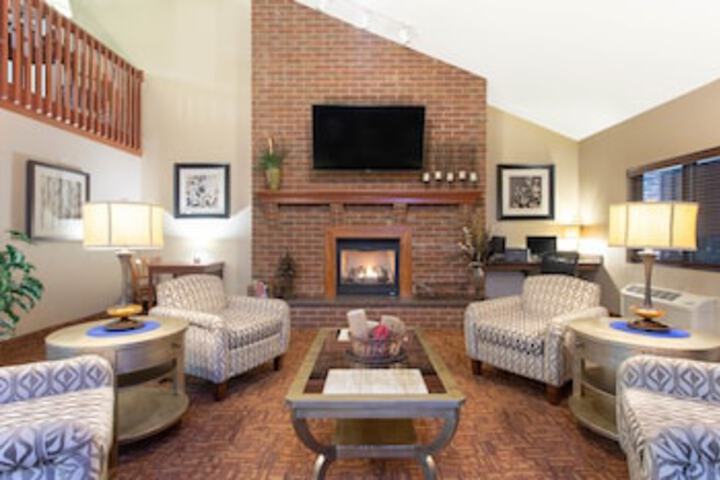 AmericInn By Wyndham New London - thumb 0