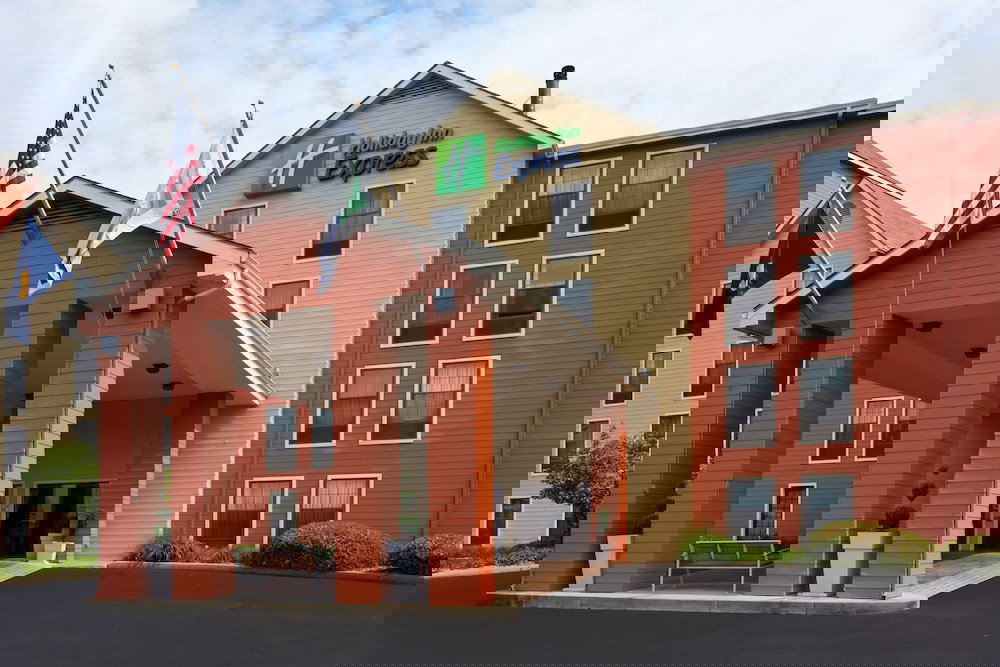 Holiday Inn Express Grants Pass, An IHG Hotel - thumb 2