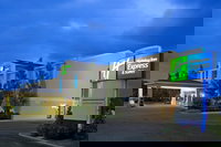 Holiday Inn Express  Suites Alliance an IHG Hotel