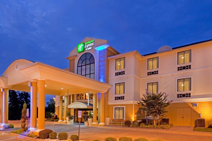 Holiday Inn Express Hotel & Suites Mount Pleasant, An IHG Hotel - thumb 1