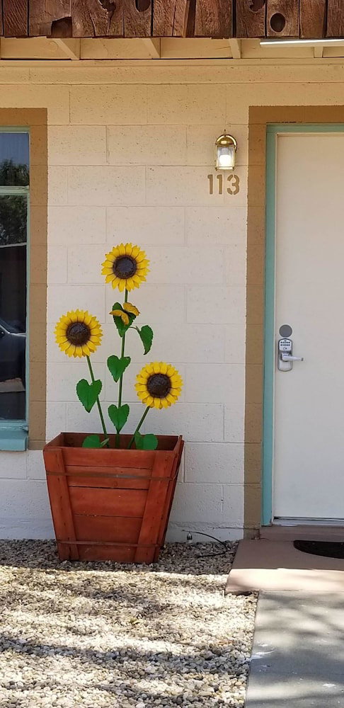 1 Or 3 Bedroom Apartment With Full Kitchen - thumb 3