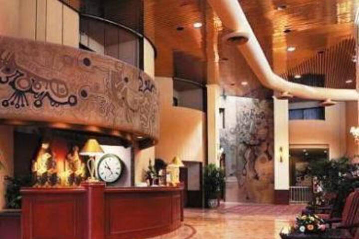 The Quaker Square Inn At The University Of Akron