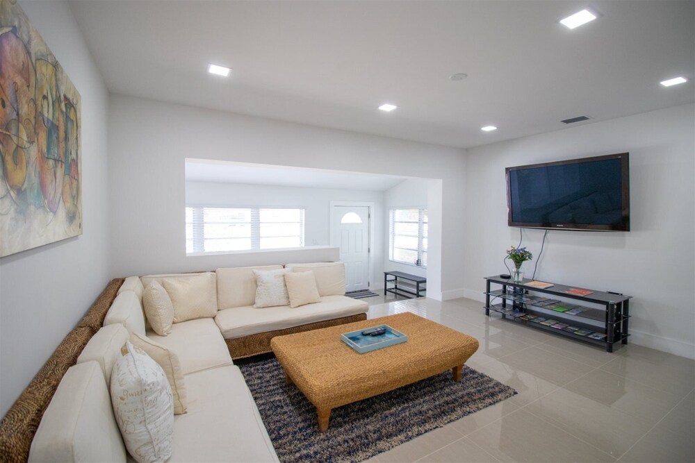 Like New Miami Springs Family Home - thumb 6