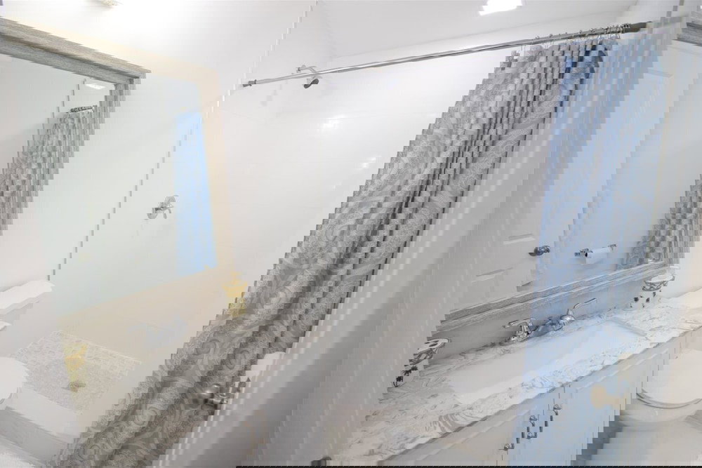 Like New Miami Springs Family Home - thumb 2