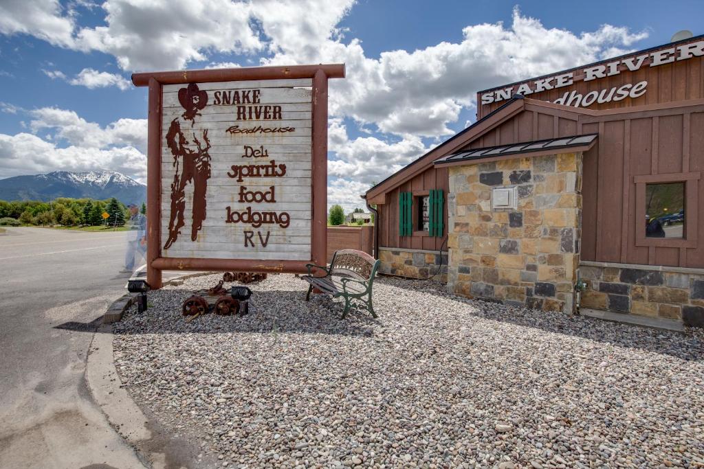 Snake River Roadhouse By KABINO - thumb 4