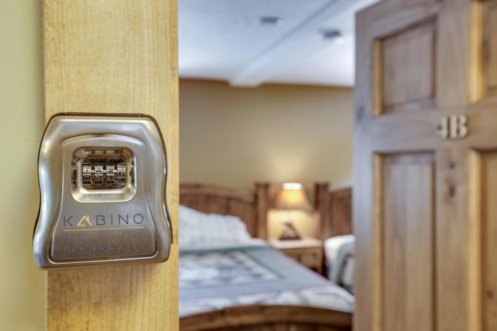 Snake River Roadhouse By KABINO - thumb 6