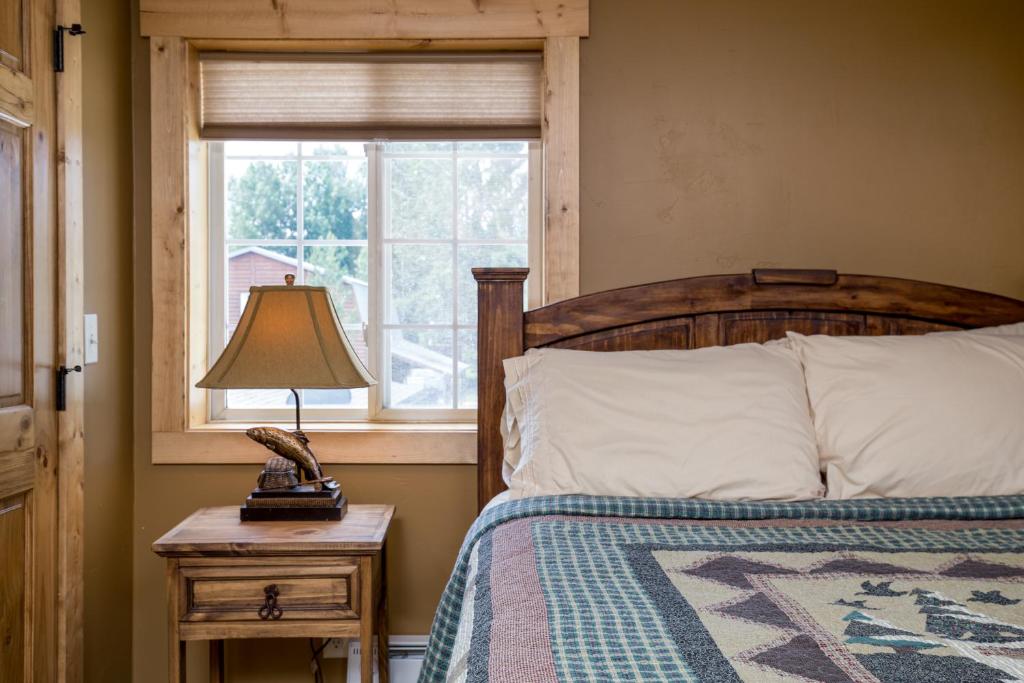 Snake River Roadhouse By KABINO - thumb 1