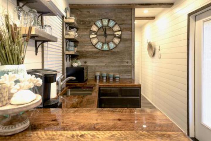 Container Tiny Home 12 Min To Magnolia Silos & Baylor - thumb 5