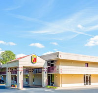 Super 8 by Wyndham Commerce - Accommodation Ohio