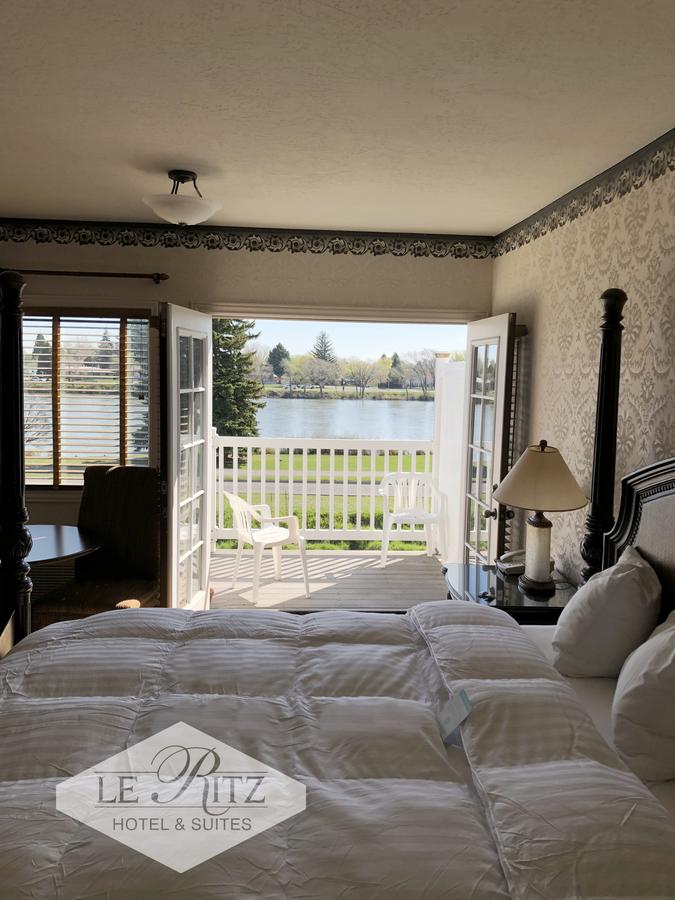 Le Ritz Hotel & Suites - thumb 1