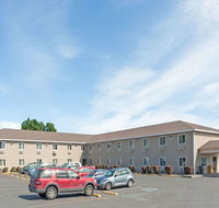 Super 8 by Wyndham Lewiston - Accommodation Ohio