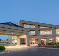 The Garden Hotel Urbana Champaign - Accommodation Ohio