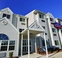 Howard Johnson by Wyndham Elk Grove Village Hotel  Suites - Accommodation Ohio
