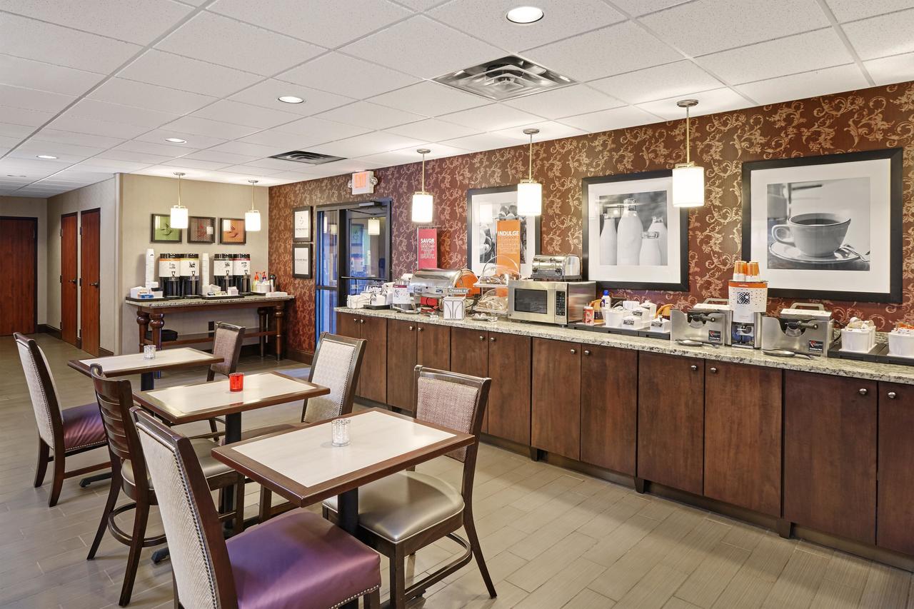 Hampton Inn East Peoria - thumb 1