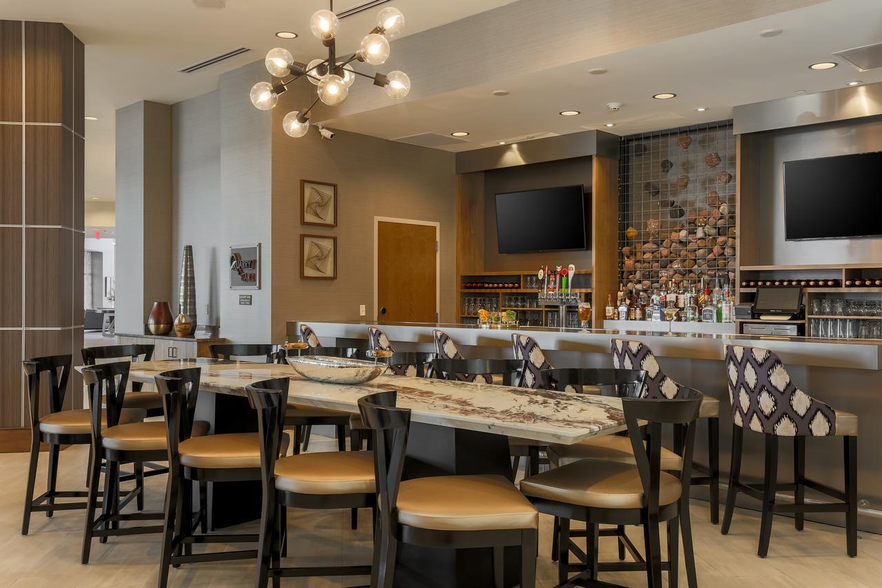 DoubleTree By Hilton Evansville - thumb 4