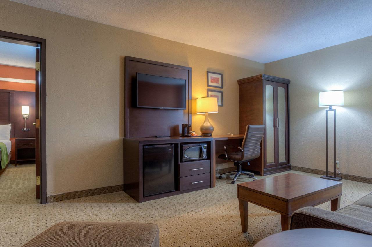 Comfort Inn & Suites Evansville Airport - thumb 38