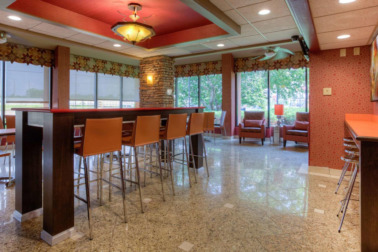 Comfort Inn & Suites Evansville Airport - thumb 13